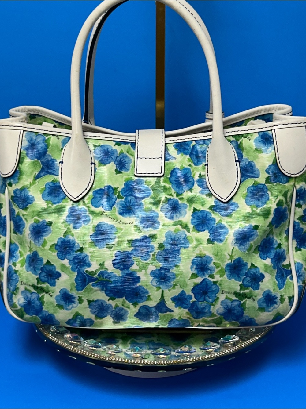 Dooney and Bourke White Tote Bag with Blue Floral Print Approximately 14 x 8 x 5 - Picture 3 of 17